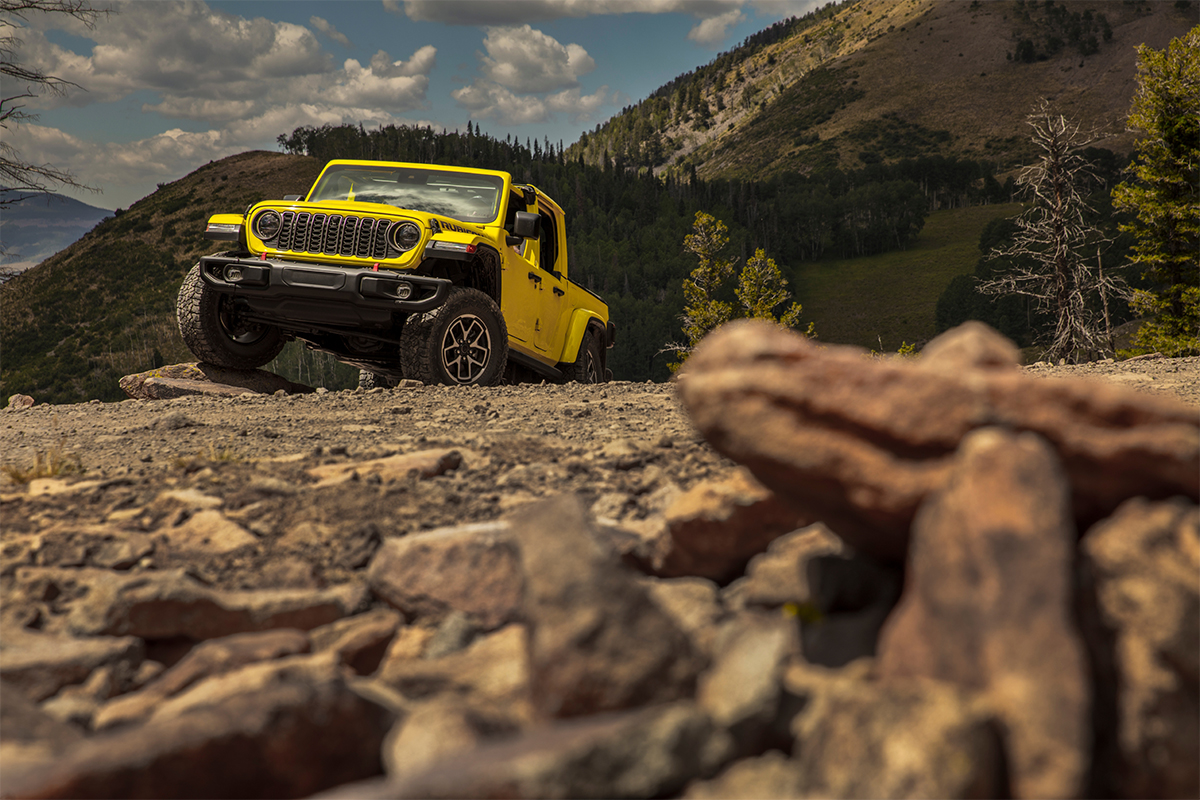 2022 Jeep Gladiator STYLING AND INTERIOR FEATURES