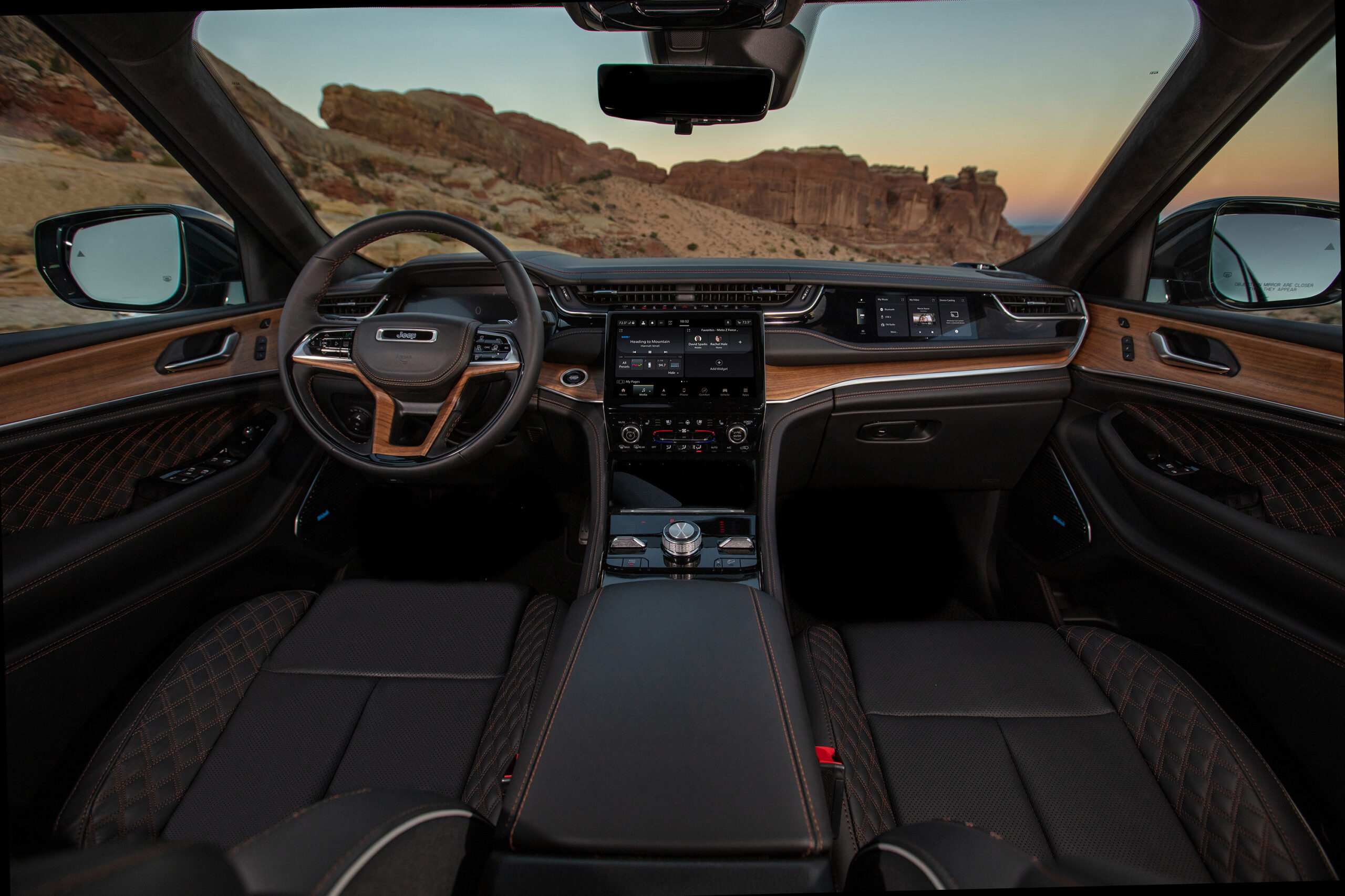2022 Jeep Grand Cherokee Styling & Interior Features